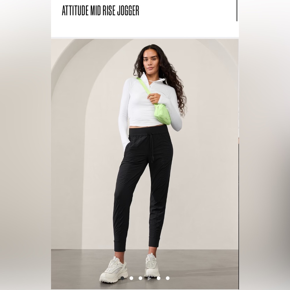 Athleta attitude pant! so comfy! Size 4 black
